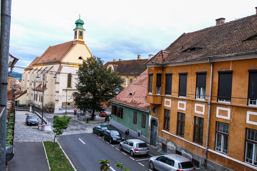 Historical Studio Apartment Sibiu Exterior photo