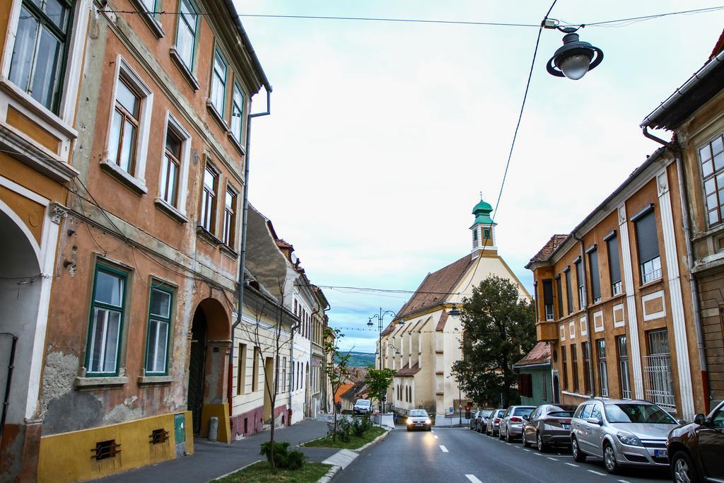 Historical Studio Apartment Sibiu Exterior photo